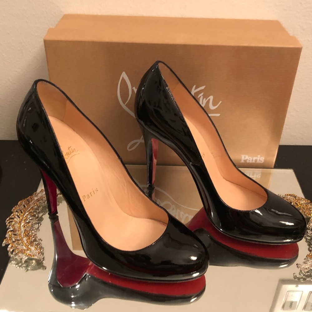 Louboutin Ron Ron black patent calf heels 😍